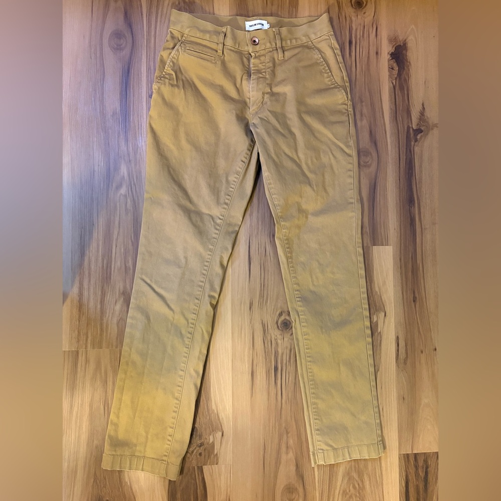 Taylor Stitch Slim Chino in Khaki